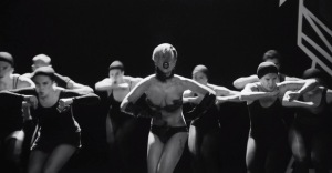 lady-gaga-applause-video-dance-routine